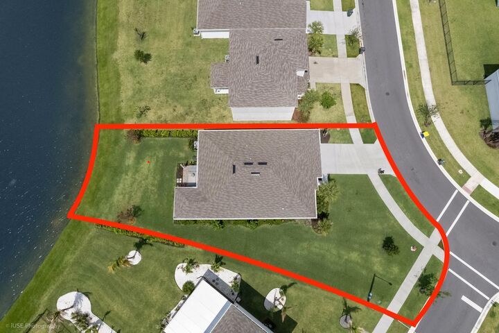 Property Photo:  423 Acai Lane  FL 34981 