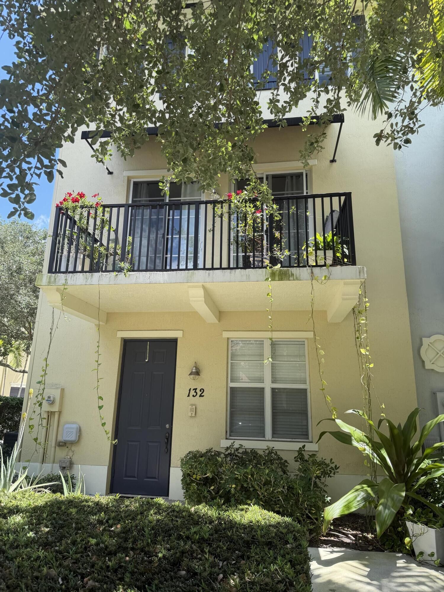 Property Photo: 132 Greenwich Circle FL 33458
