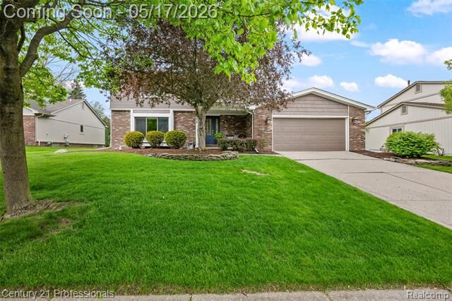 Property Photo:  25979 Petros Boulevard  MI 48375 