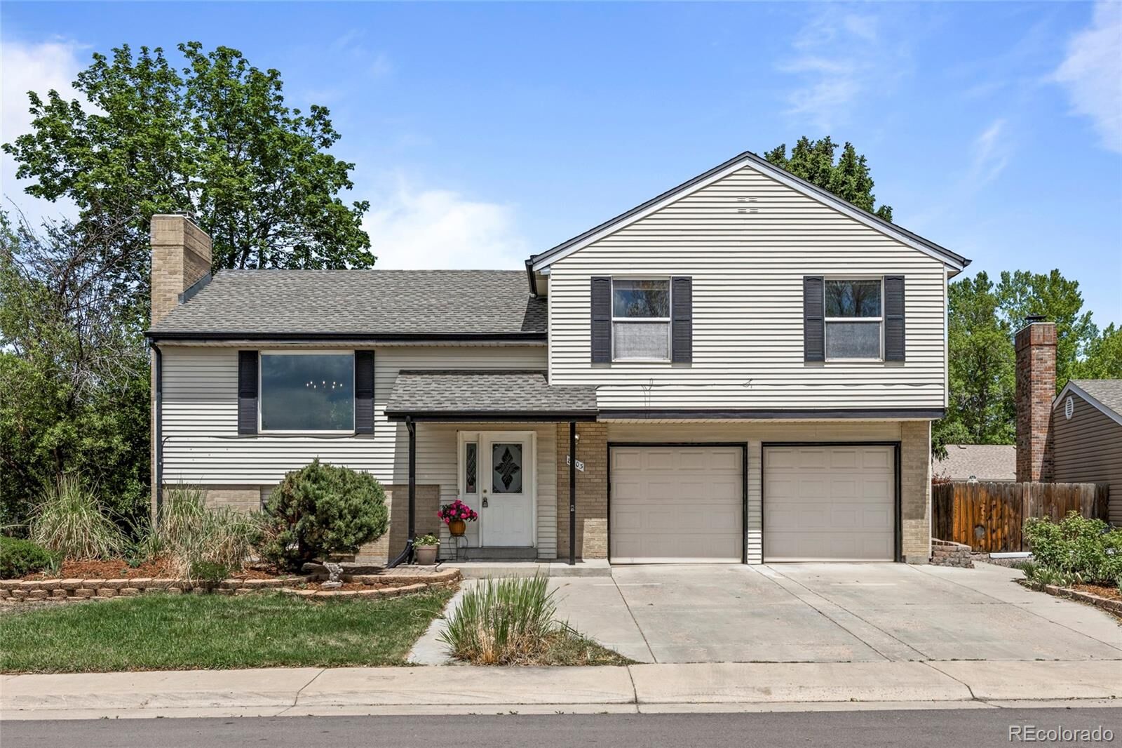 Property Photo:  8603 E Dillard Place  CO 80231 