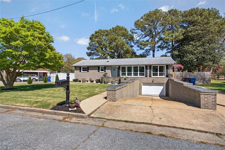 Property Photo:  403 Holloway Dr  VA 23701 