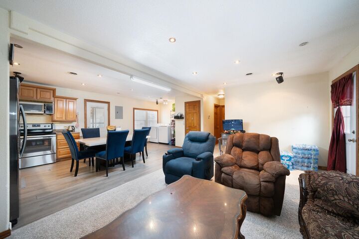 Property Photo: 4604 S Meadowview KS 67216
