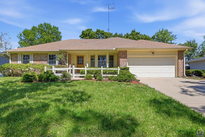 Property Photo:  1939 SW Belle Ave  KS 66604 