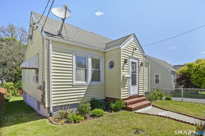 Property Photo:  109 Harvey Street  CT 06610 