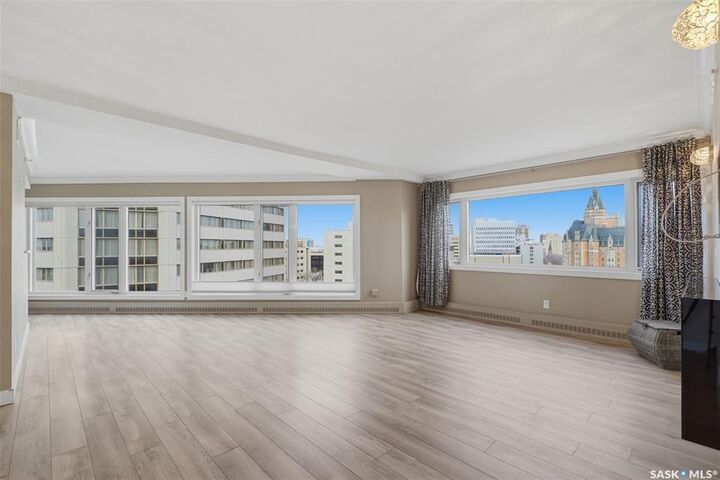 Property Photo:  424 Spadina Crescent E 1080  SK S7K 6X7 