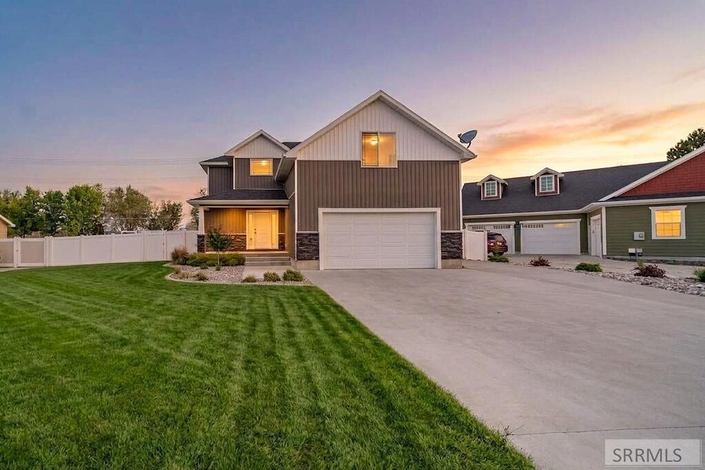 Property Photo:  4230 Rockingham Circle  ID 83404 