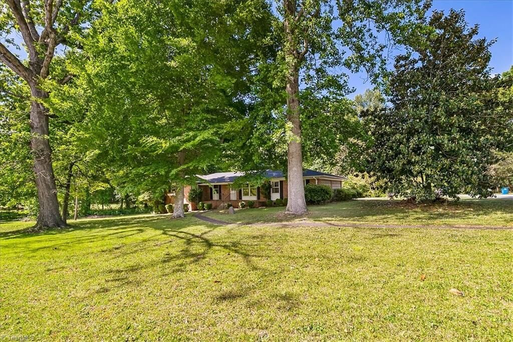 Property Photo:  3500 E Lee Street  NC 27406 