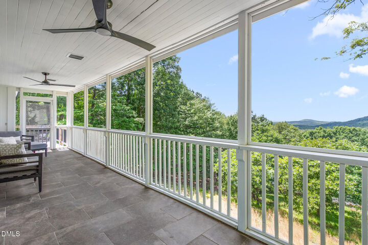 Property Photo: 1259 Oakmont Drive NC 27205