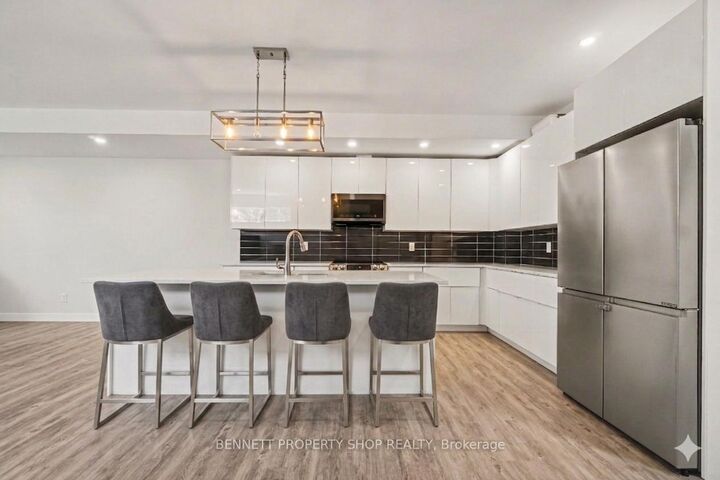Property Photo: 1225 Ridgemont Avenue ON K1V 6E6