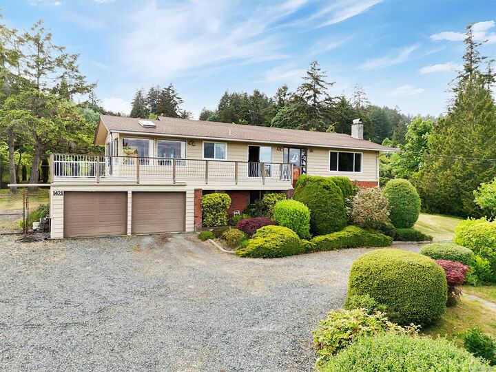 Property Photo: 1421 Seaspray Blvd BC V9X 1P5