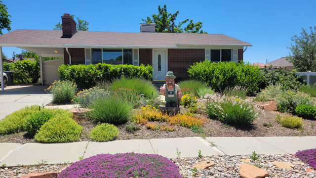 Property Photo:  322 E Lane Cir  UT 84070 