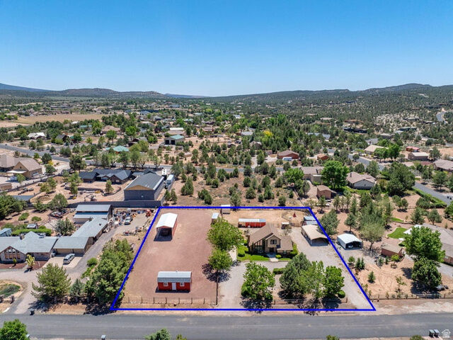 Property Photo: 1117 W Coyote Way UT 84783