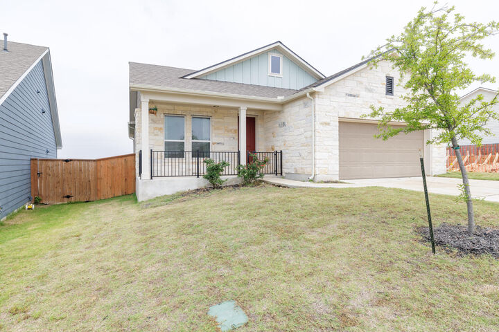 Property Photo:  208 Wagon Spoke Way  TX 78642 