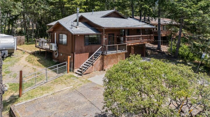 Property Photo:  1618 Daphne Drive  CA 95490 