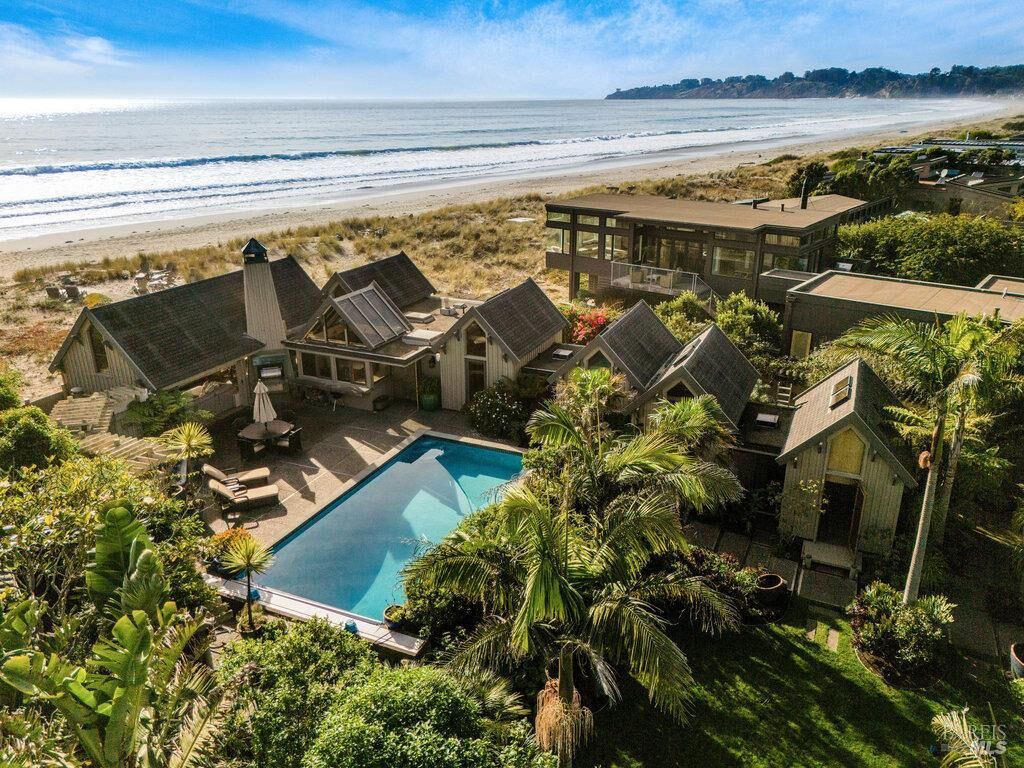 Property Photo:  172 Seadrift Road  CA 94970 