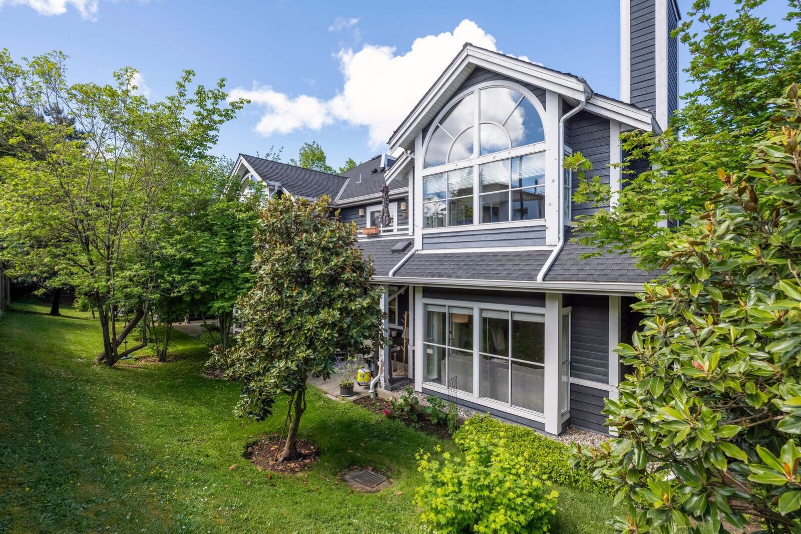 Property Photo:  2960 E 29th Avenue 111  BC V5R 5Z5 