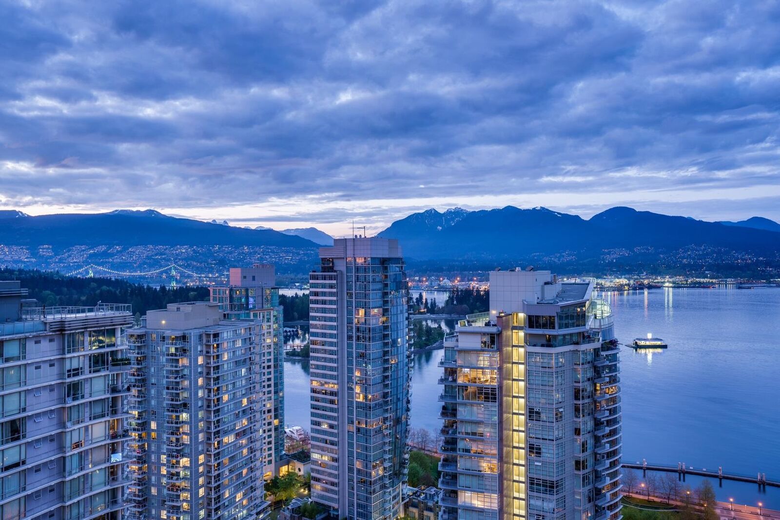 Property Photo:  1188 W Pender Street 3201  BC V6E 0A2 