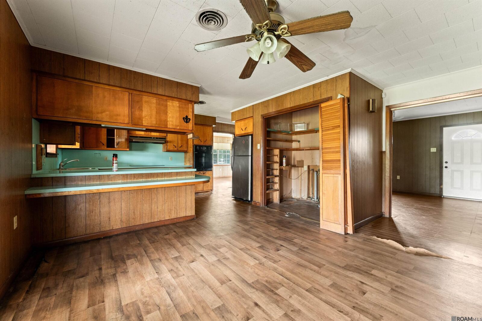 Property Photo: 403 Vatican Dr LA 70346