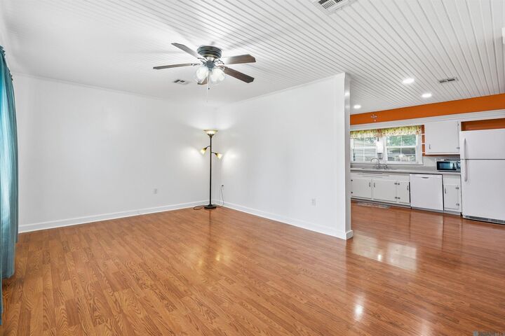 Property Photo:  141 N Millet Ave  LA 70052 
