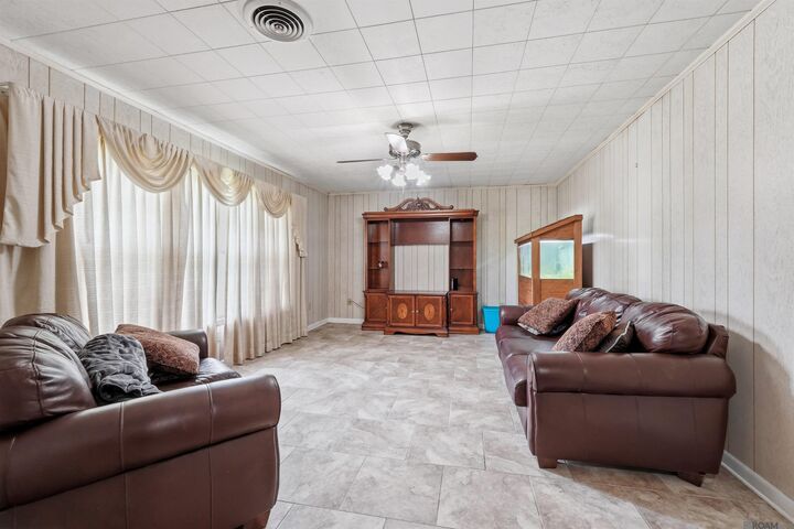 Property Photo: 103 N Millet Ave LA 70052