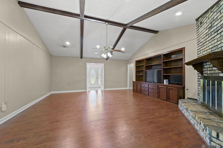 Property Photo:  4910 Woodlyn Dr  LA 70816 