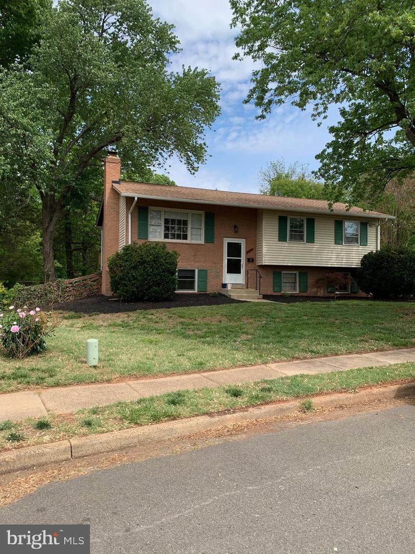 Property Photo: 9702 Dublin Drive VA 20109