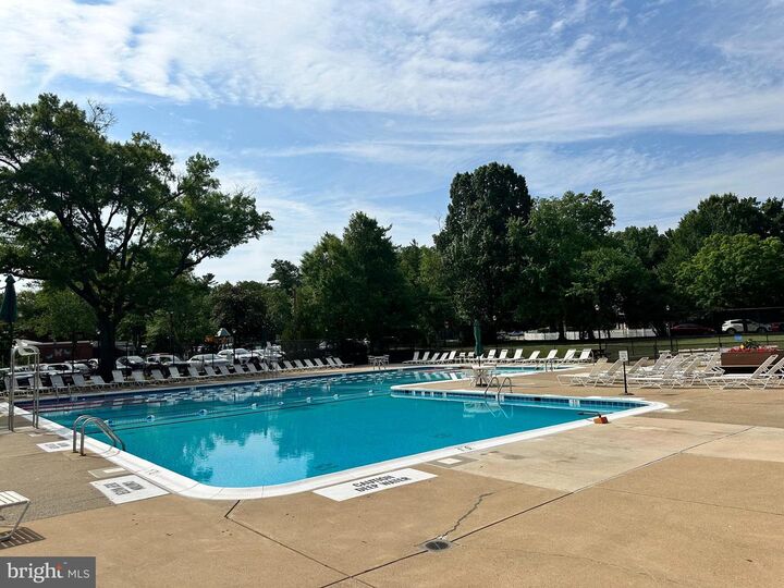 Property Photo: 3304 Gunston Road VA 22302