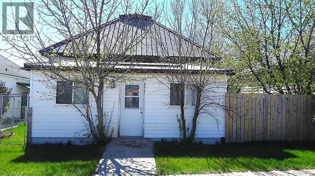 Property Photo: 2217 20 Street AB T0L 1R0
