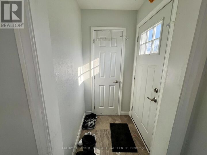 Property Photo:  31 Sharpe Street Upper  ON M1N 3T7 