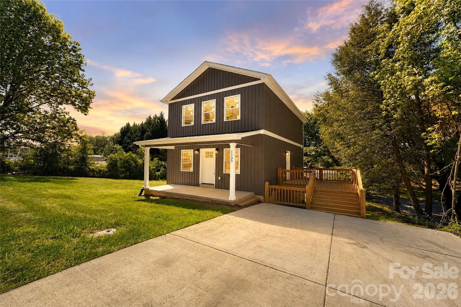 Property Photo:  1135 Apple Lane  NC 28630 