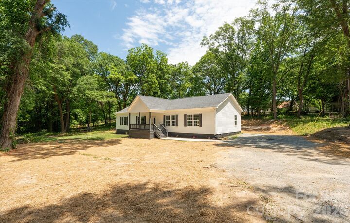 Property Photo: 103 E Wilkins Street NC 28034