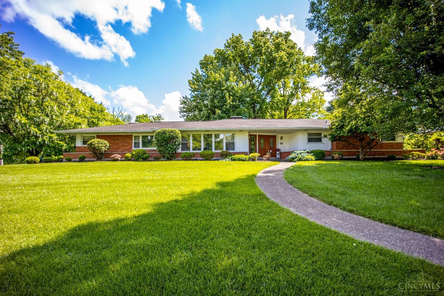 Property Photo: 3345 Longmeadow Lane OH 45236