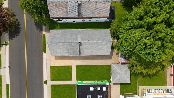 Property Photo:  105 Louis Street  NJ 08901 