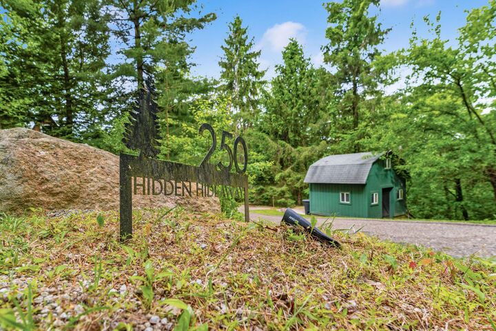 Property Photo:  250 Pump Station SE Road  OH 43155 