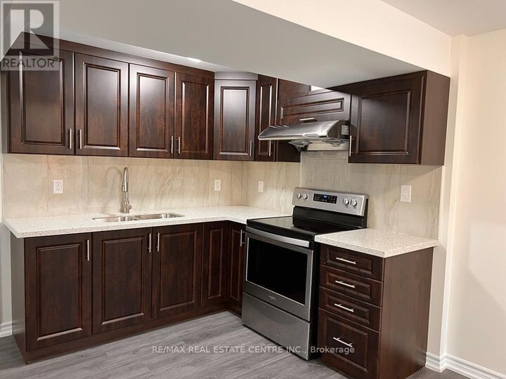 Property Photo:  6351 Ormindale Way  ON L5V 1J2 