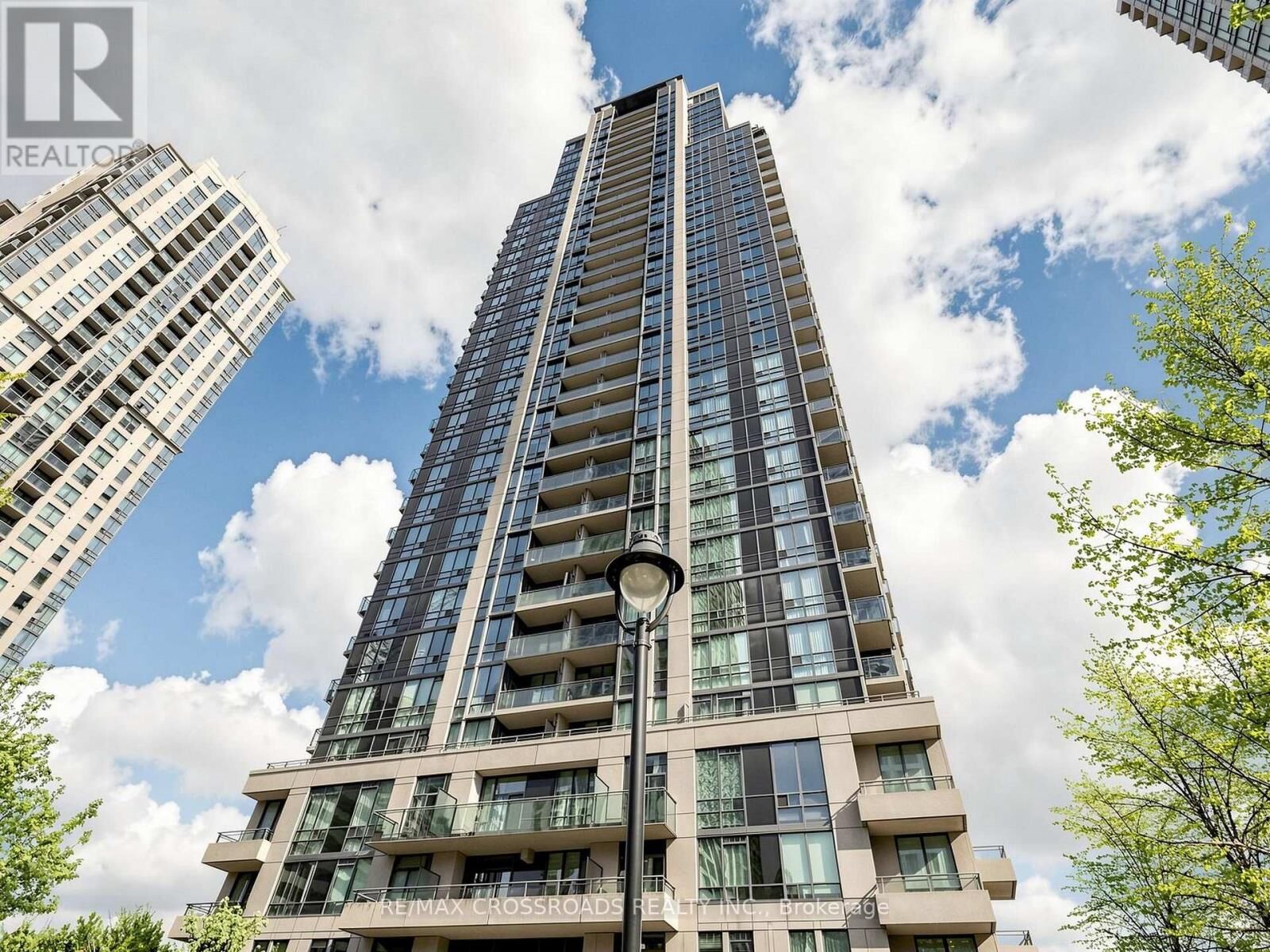Property Photo:  3515 Kariya Drive 2301  ON L5B 0C1 