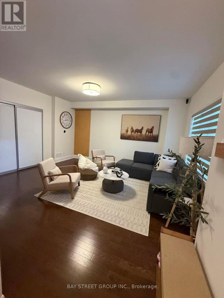 Property Photo:  394 Highway 7 Avenue East Th05  ON L3B 0G5 