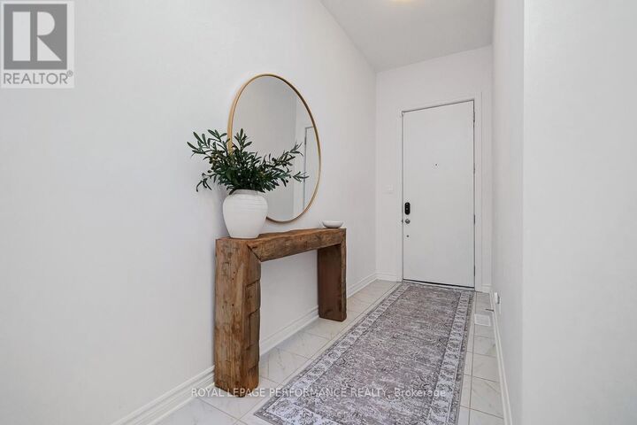 Property Photo:  125 Dun Skipper Drive  ON K1X 0G2 
