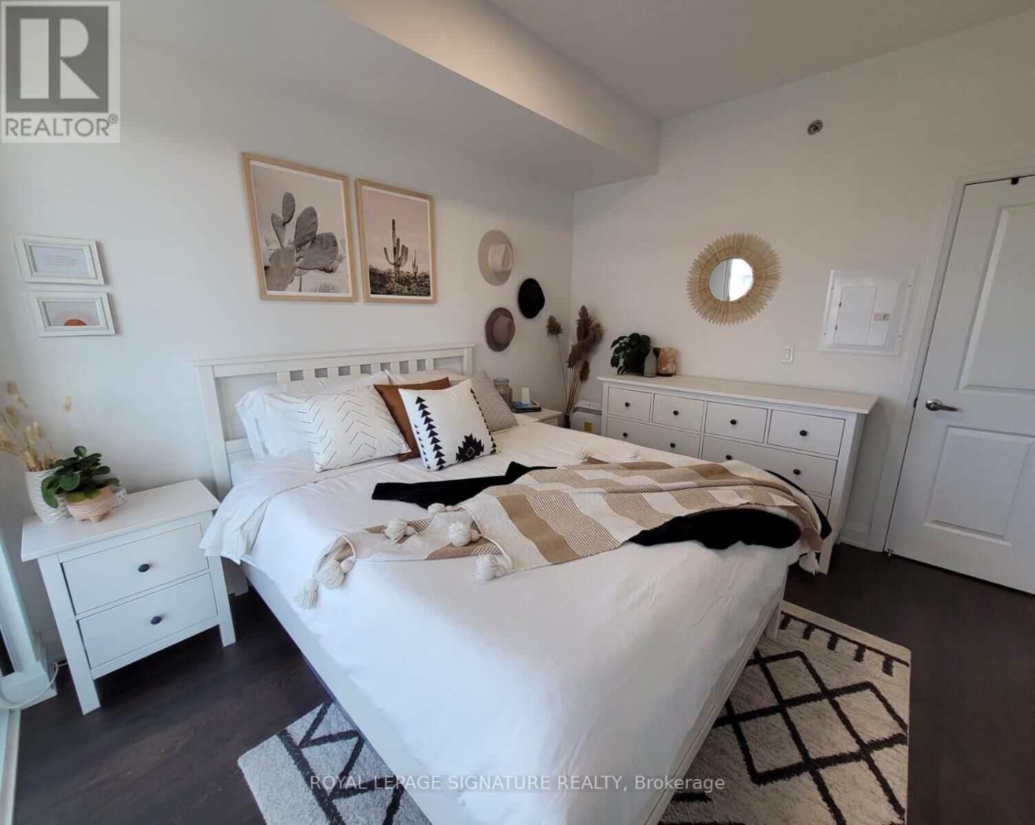 Property Photo:  55 Speers Road Lph10  ON L6K 0H9 