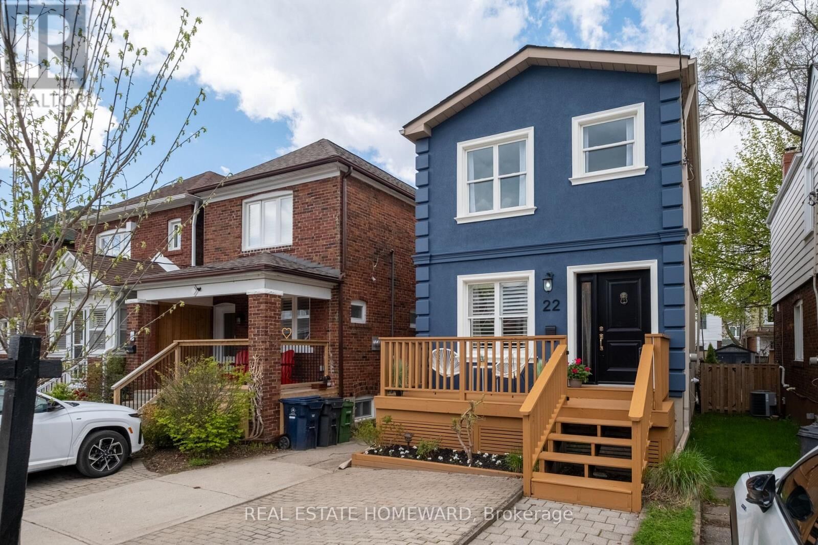 Property Photo:  22 Kimbourne Avenue  ON M4J 4J2 