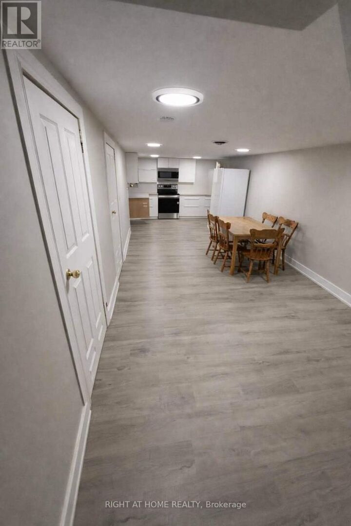 Property Photo:  869 Grenoble Boulevard  ON L1W 1T7 