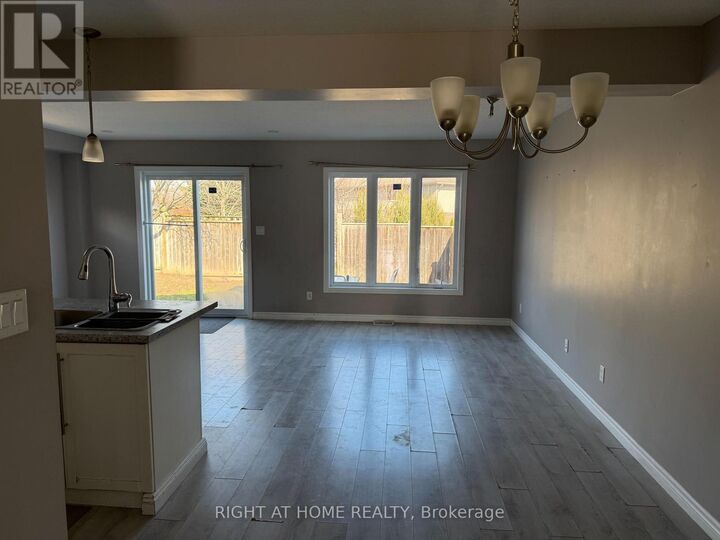 Property Photo:  133 Templewood Drive  ON N2R 1Y4 