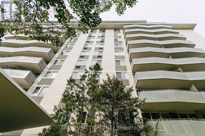 Property Photo: 10 Shallmar Boulevard 811 ON M5N 1J4
