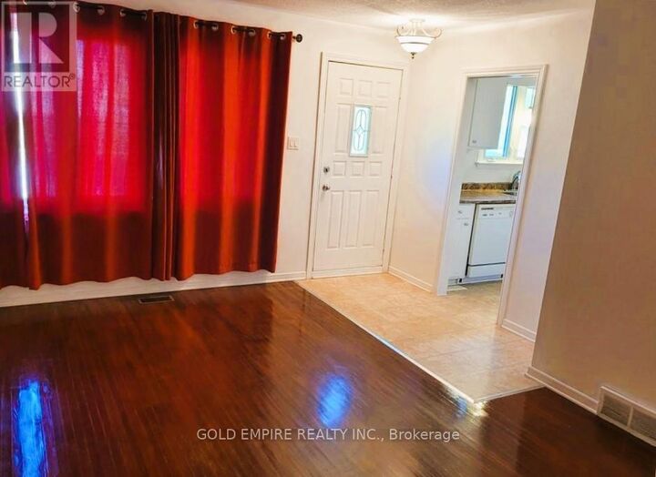 Property Photo:  107 Harding Crescent Main  ON N6E 1G2 