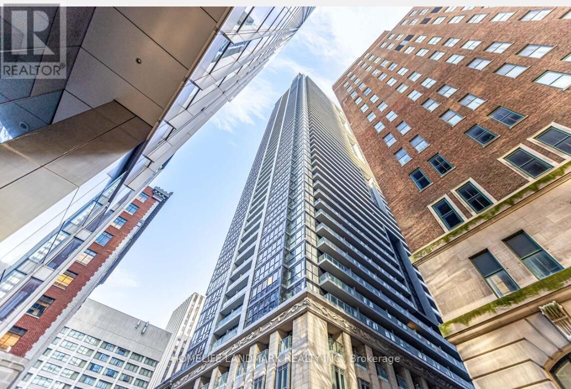 Property Photo:  70 Temperance Street 1215  ON M5H 4E8 