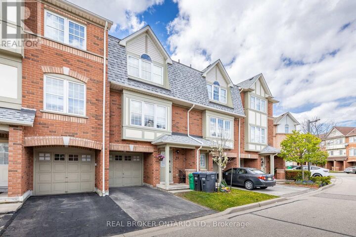 Property Photo:  3030 Breakwater Court 84  ON L5B 4N7 