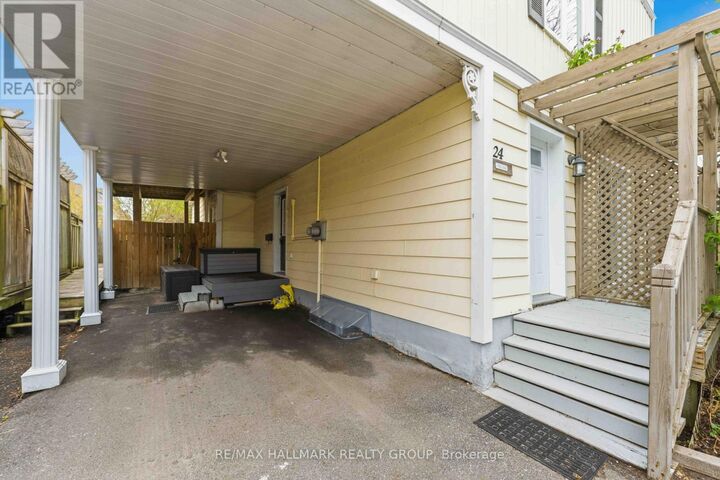 Property Photo:  24 Patro Street  ON K1N 8B1 