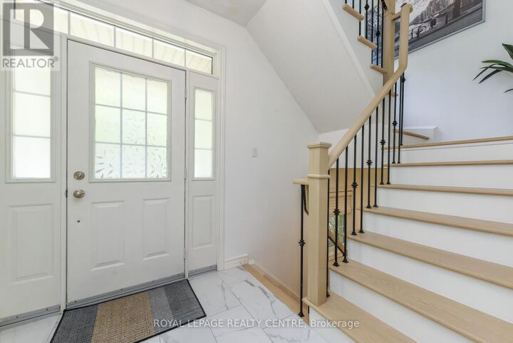 Property Photo: 60 Rosewood Avenue 210 ON L5G 4W2