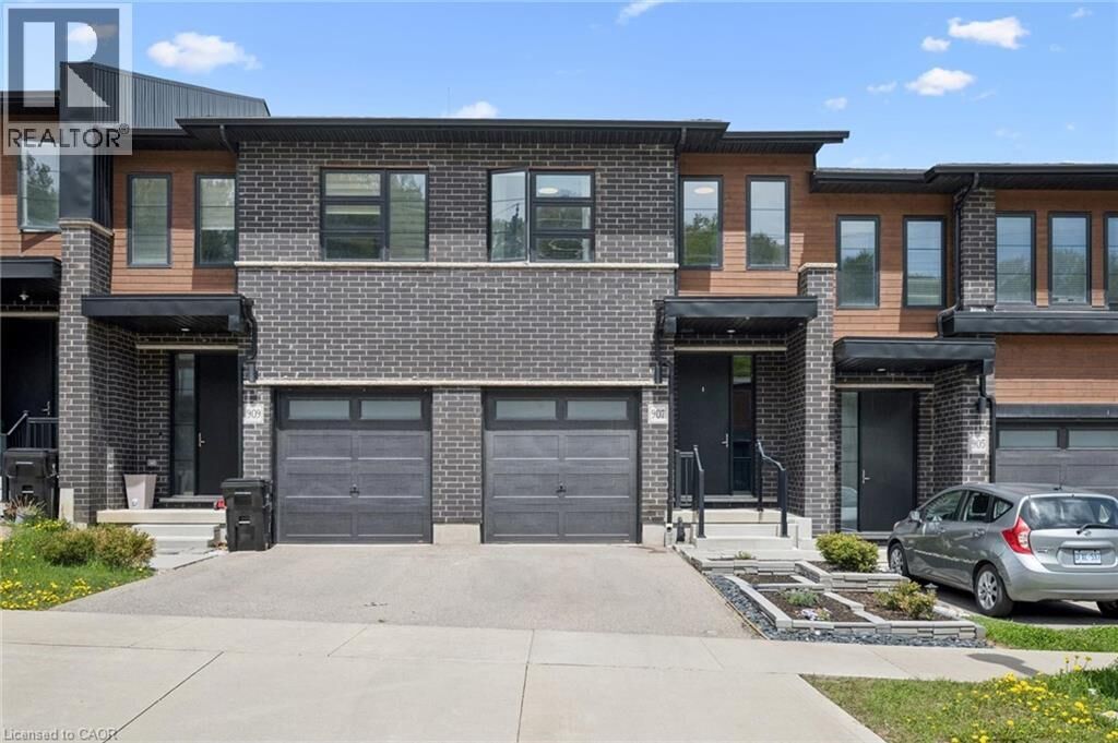 Property Photo:  907 Robert Ferrie Drive  ON N2R 0P2 