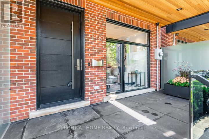 Property Photo: 675 Huron Street ON M5R 2R8